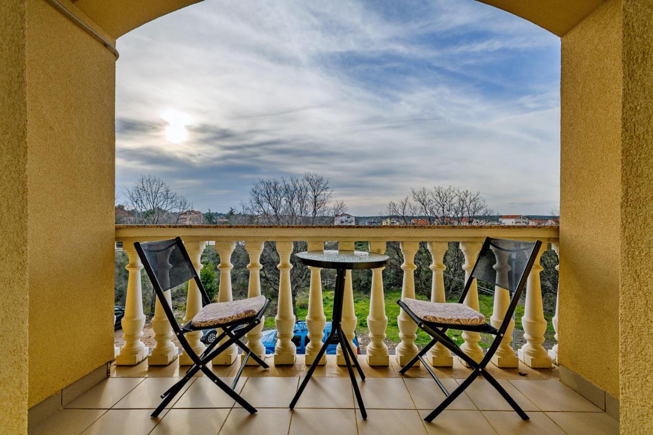 Comfort Apartments In Peaceful Area Zadar - With Garden ภายนอก รูปภาพ
